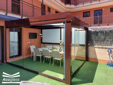 Cerrramientos exteriores con cortinas de cristal