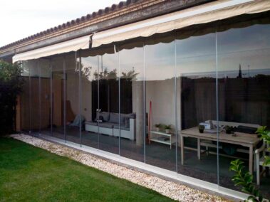 Porche cerrado con cristal