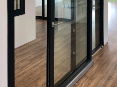 Ventanas correderas oscilobatientes aluminio y PVC